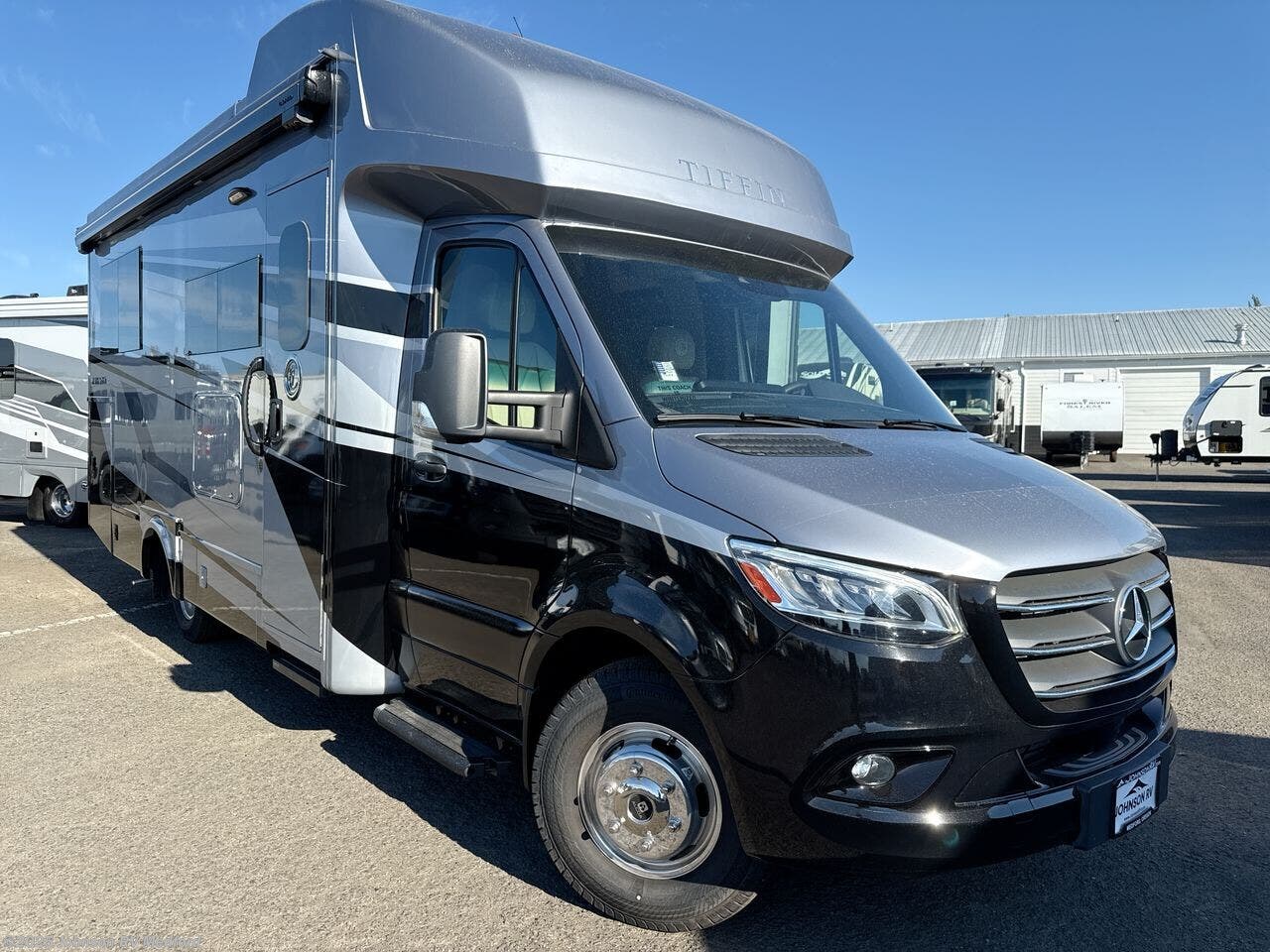 Contact us now about this 2026 Tiffin Wayfarer 25 LW! 2026 Wayfarer 25 LW by Tiffin from Johnson RV Medford in Medford, Oregon