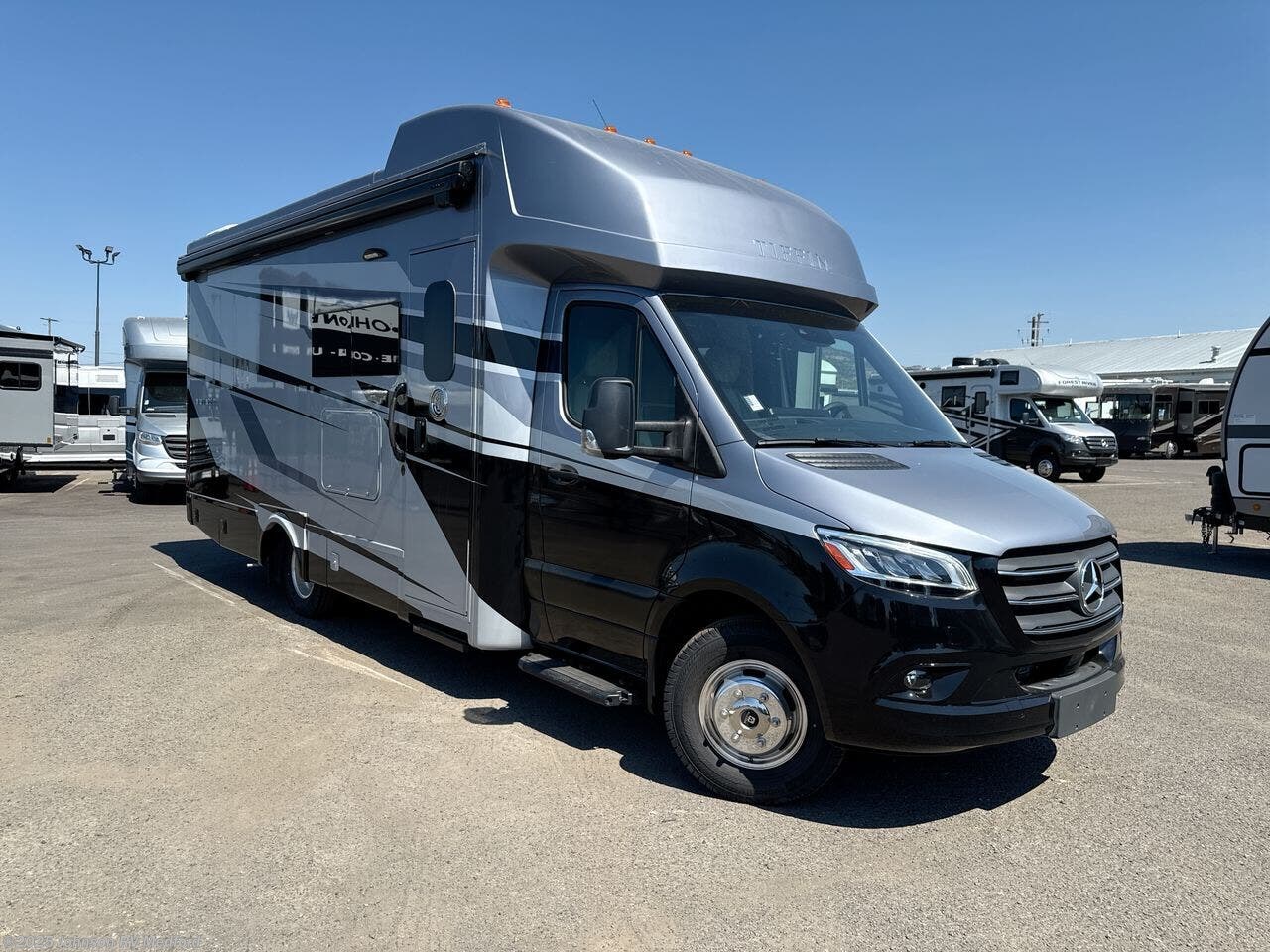 Email now about this 2026 Tiffin Wayfarer 25 RW! New 2026 Tiffin Wayfarer 25 RW available in Medford, Oregon