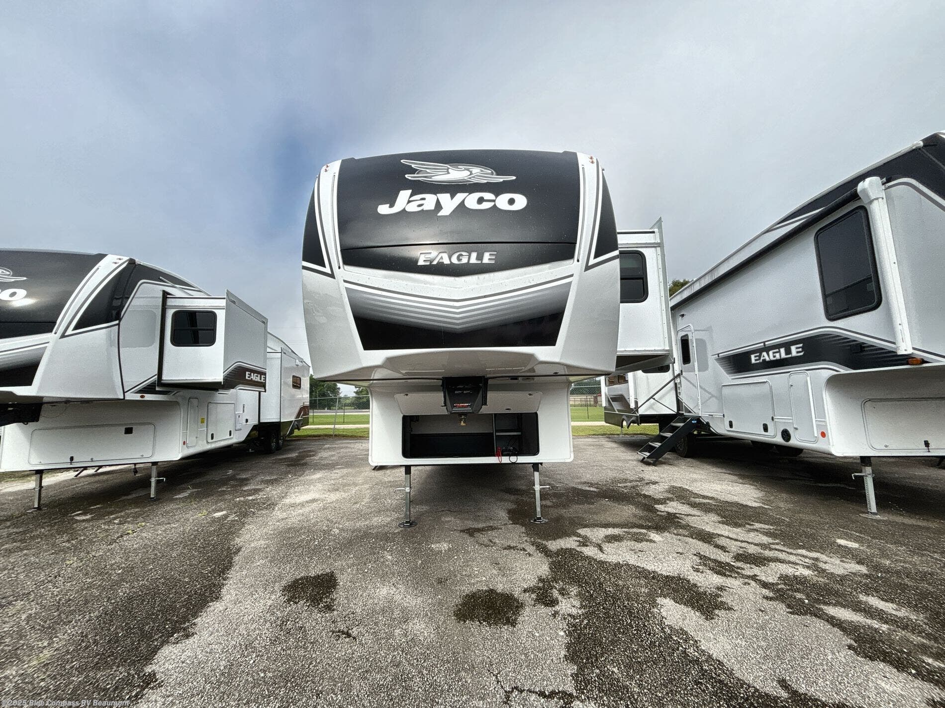 Email now about this 2025 Jayco Eagle 335RDOK! New 2025 Jayco Eagle 335RDOK available in Vidor, Texas