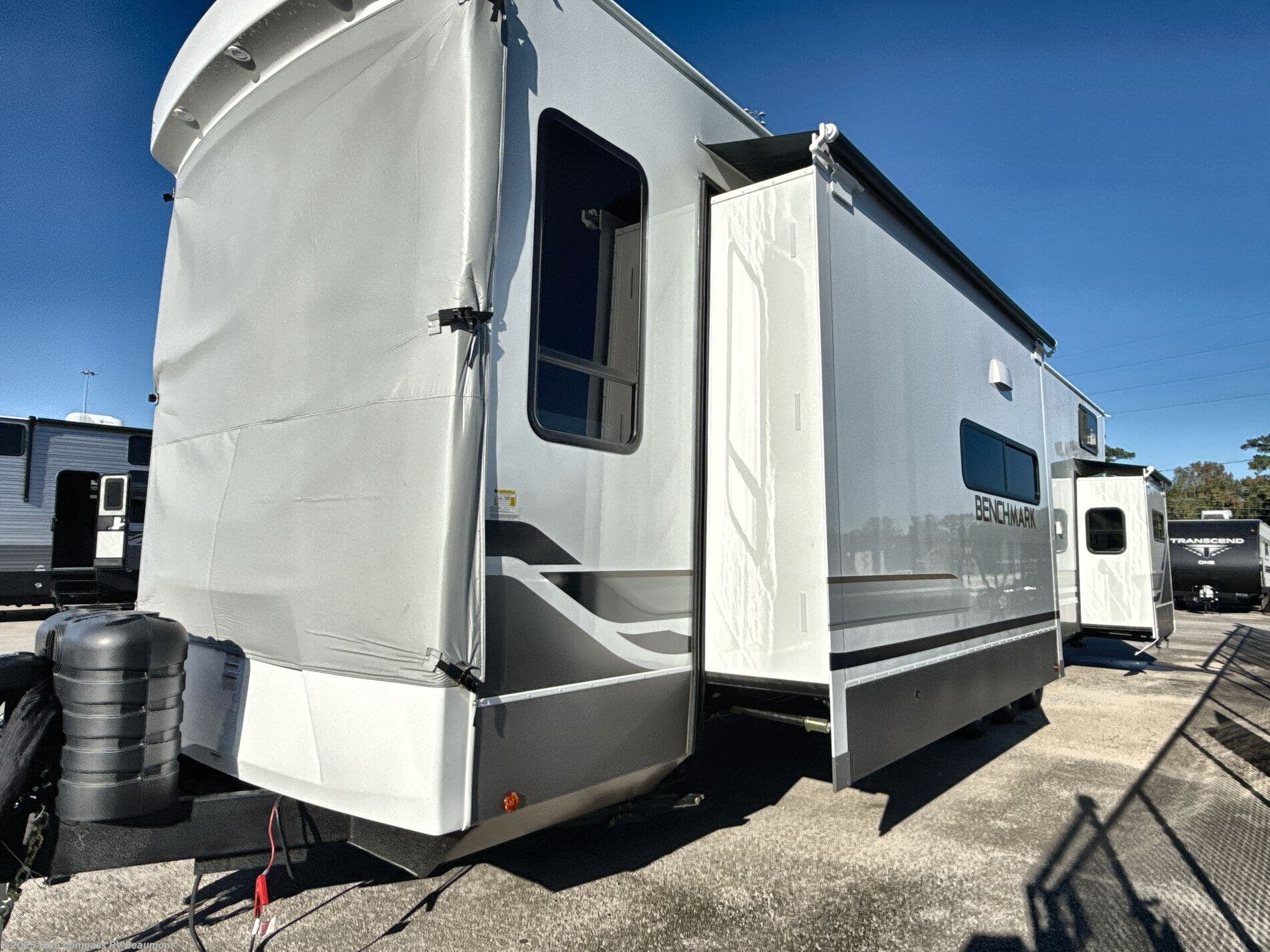 Call now about this 2026 Alliance RV Benchmark 42LFT! 2026 Alliance RV Benchmark 42LFT - New Travel Trailer For Sale by Blue Compass RV Beaumont in Vidor, Texas