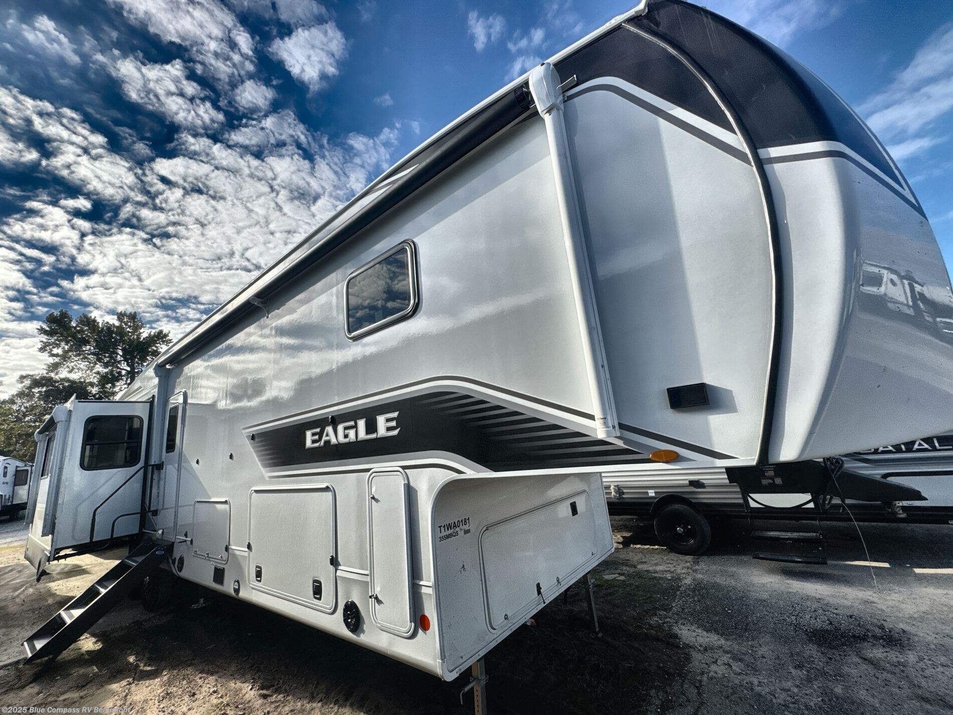 New 2026 Jayco Eagle 355MBQS available in Vidor, Texas