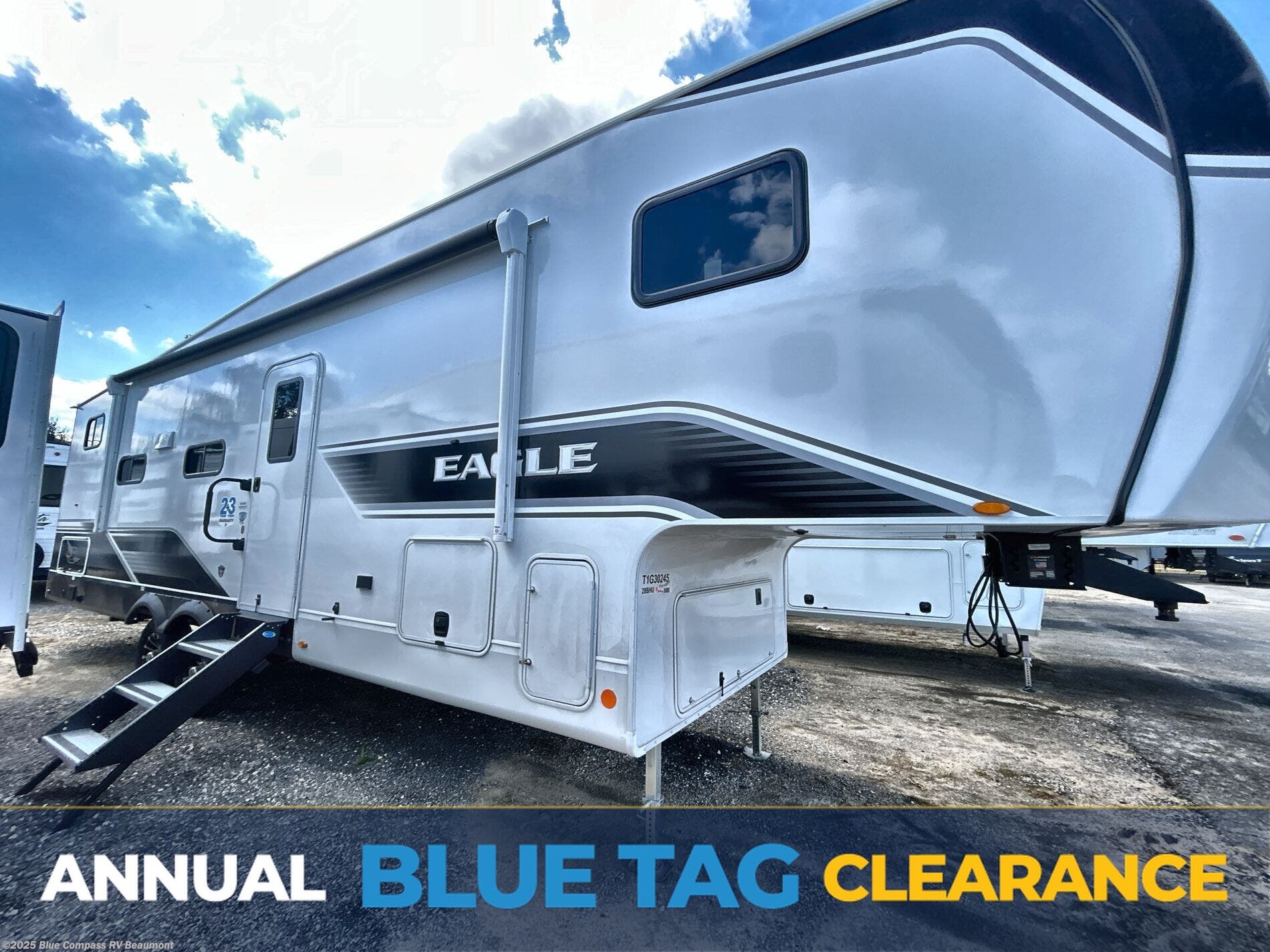 Email now about this 2026 Jayco Eagle SLE 28BHU! New 2026 Jayco Eagle SLE 28BHU available in Vidor, Texas