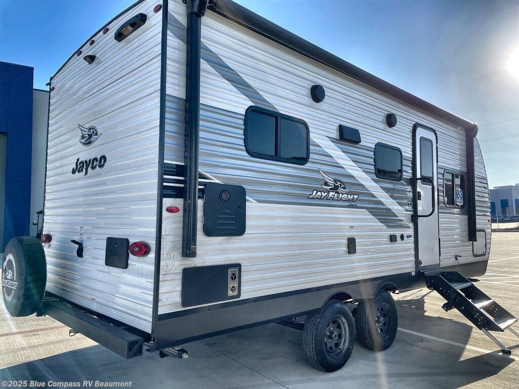 Contact us now about this 2025 Jayco Jay Flight SLX 200MKS! 2025 Jay Flight SLX 200MKS by Jayco from Blue Compass RV Beaumont in Vidor, Texas