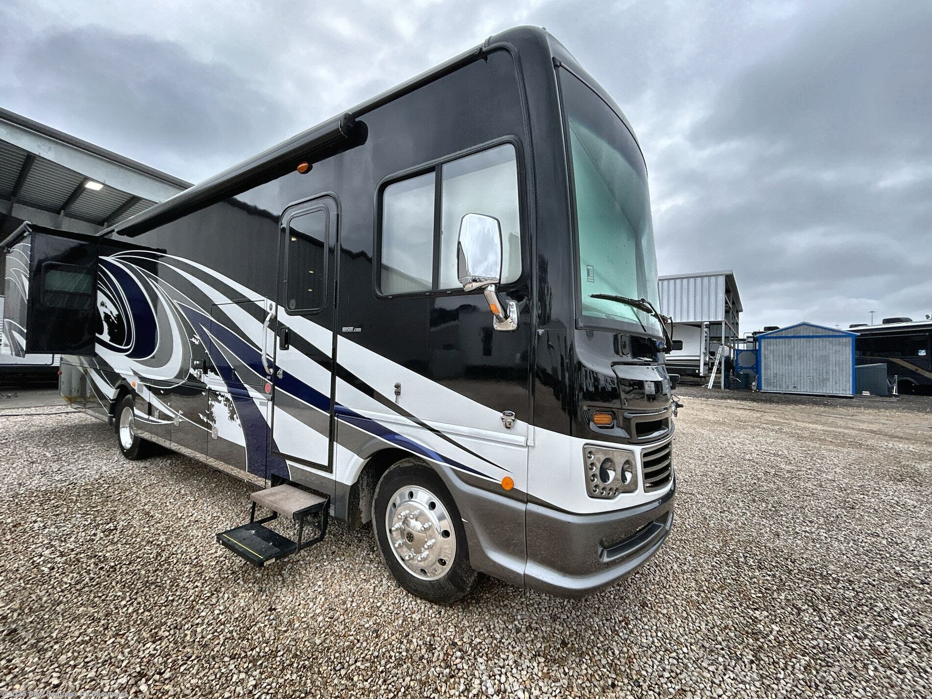 Contact us now about this 2020 Fleetwood Southwind 34C! 2020 Southwind 34C by Fleetwood from Blue Compass RV Beaumont in Vidor, Texas