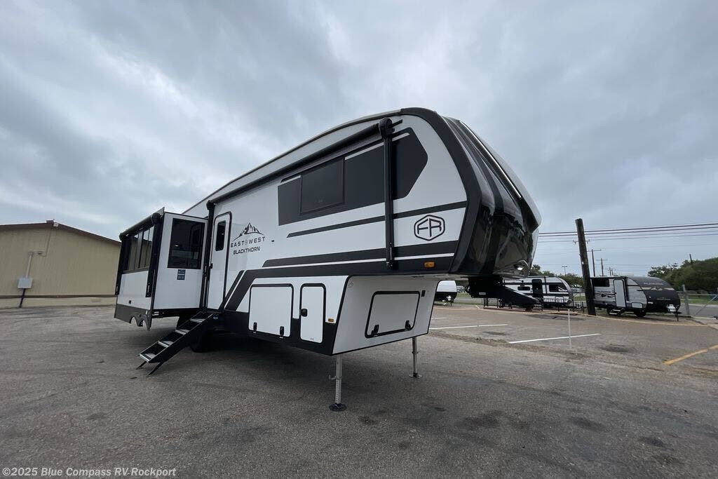 Contact us now about this 2025 East to West Blackthorn 3100RL! 2025 Blackthorn 3100RL by East to West from Blue Compass RV Rockport in Rockport, Texas