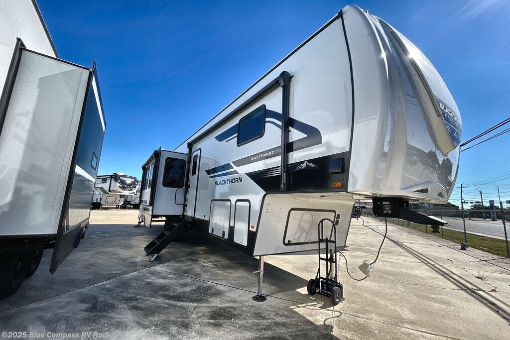Contact us now about this 2026 East to West Blackthorn 3880RBDB! 2026 Blackthorn 3880RBDB by East to West from Blue Compass RV Rockport in Rockport, Texas