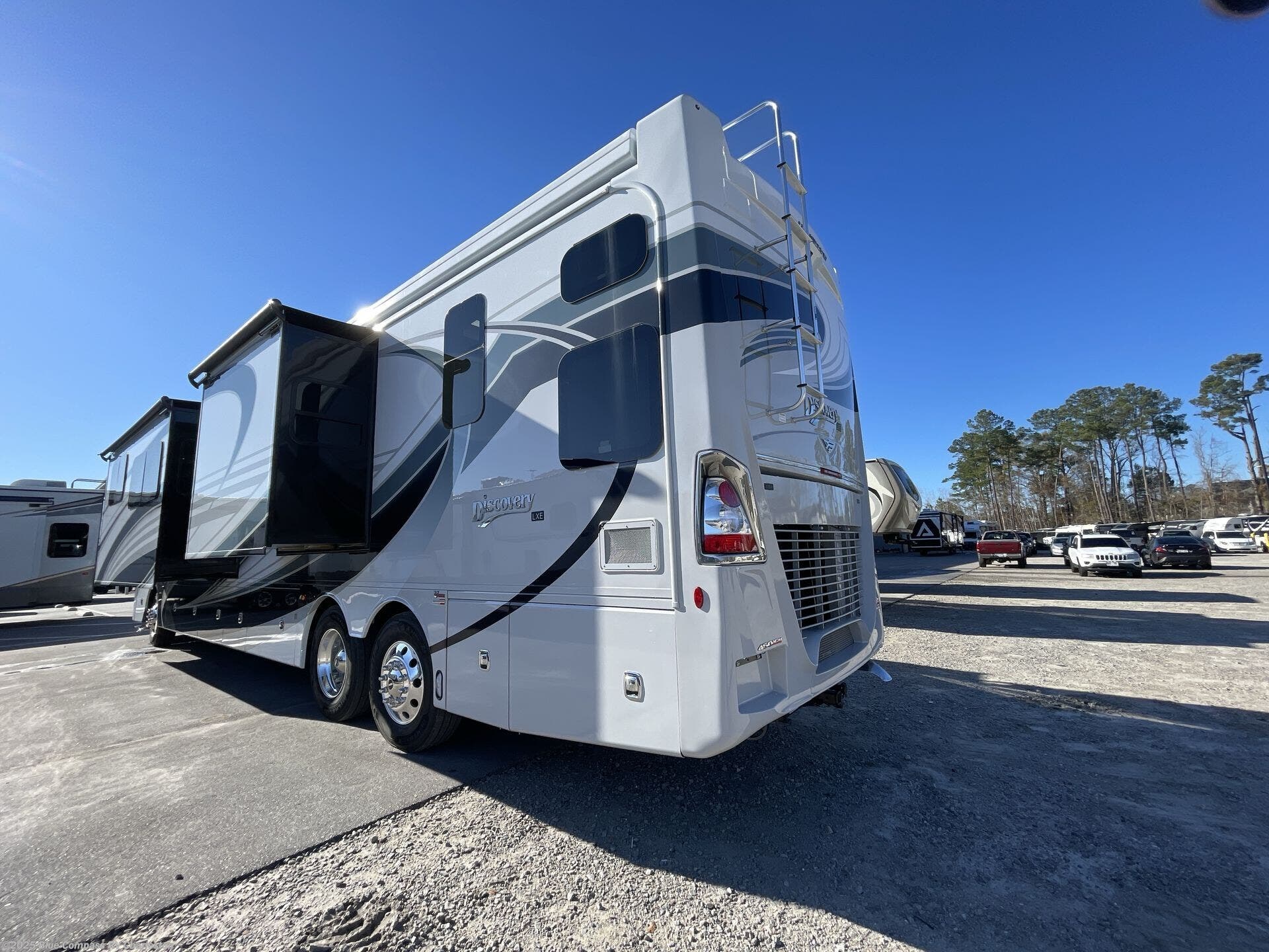 New 2025 Fleetwood Discovery LXE 44B available in Ladson, South Carolina