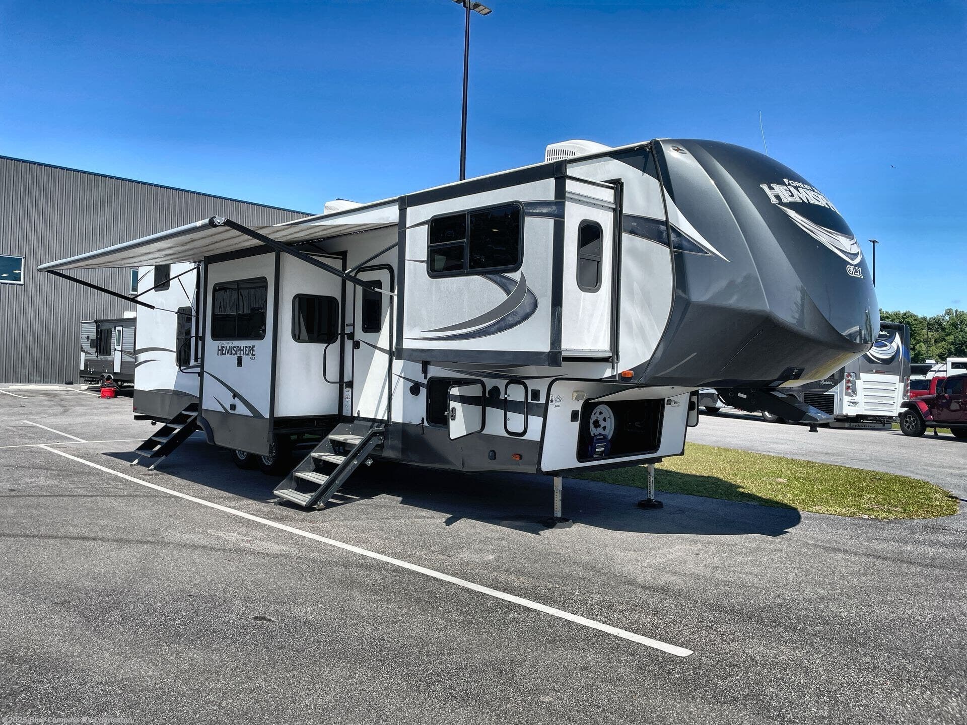 Email now about this 2019 Forest River Salem Hemisphere GLX 378FL! Used 2019 Forest River Salem Hemisphere GLX 378FL available in Ladson, South Carolina