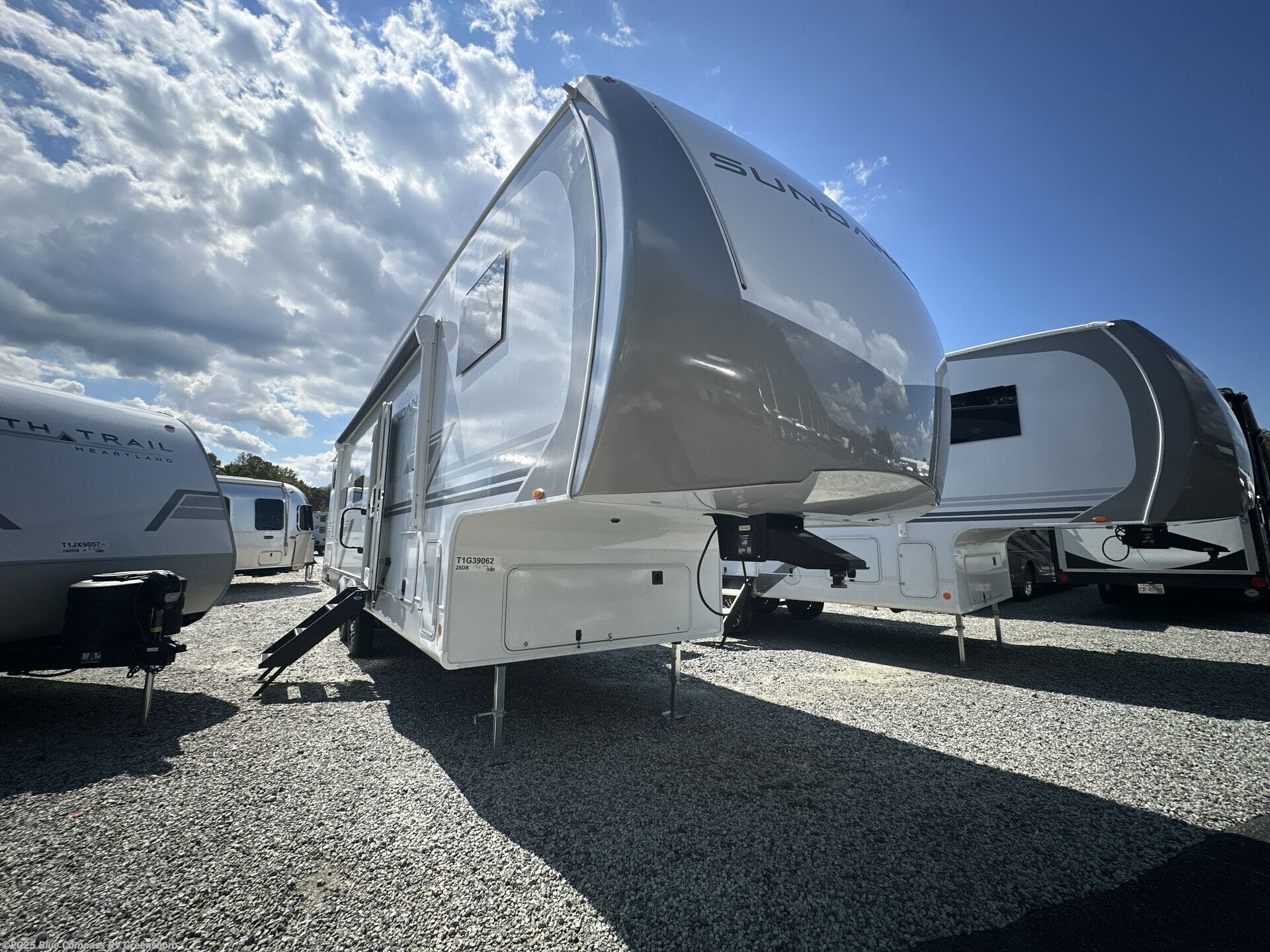 Call now about this 2026 Heartland Sundance XLT 28DB! 2026 Heartland Sundance XLT 28DB - New Fifth Wheel For Sale by Blue Compass RV Greensboro in Colfax, North Carolina