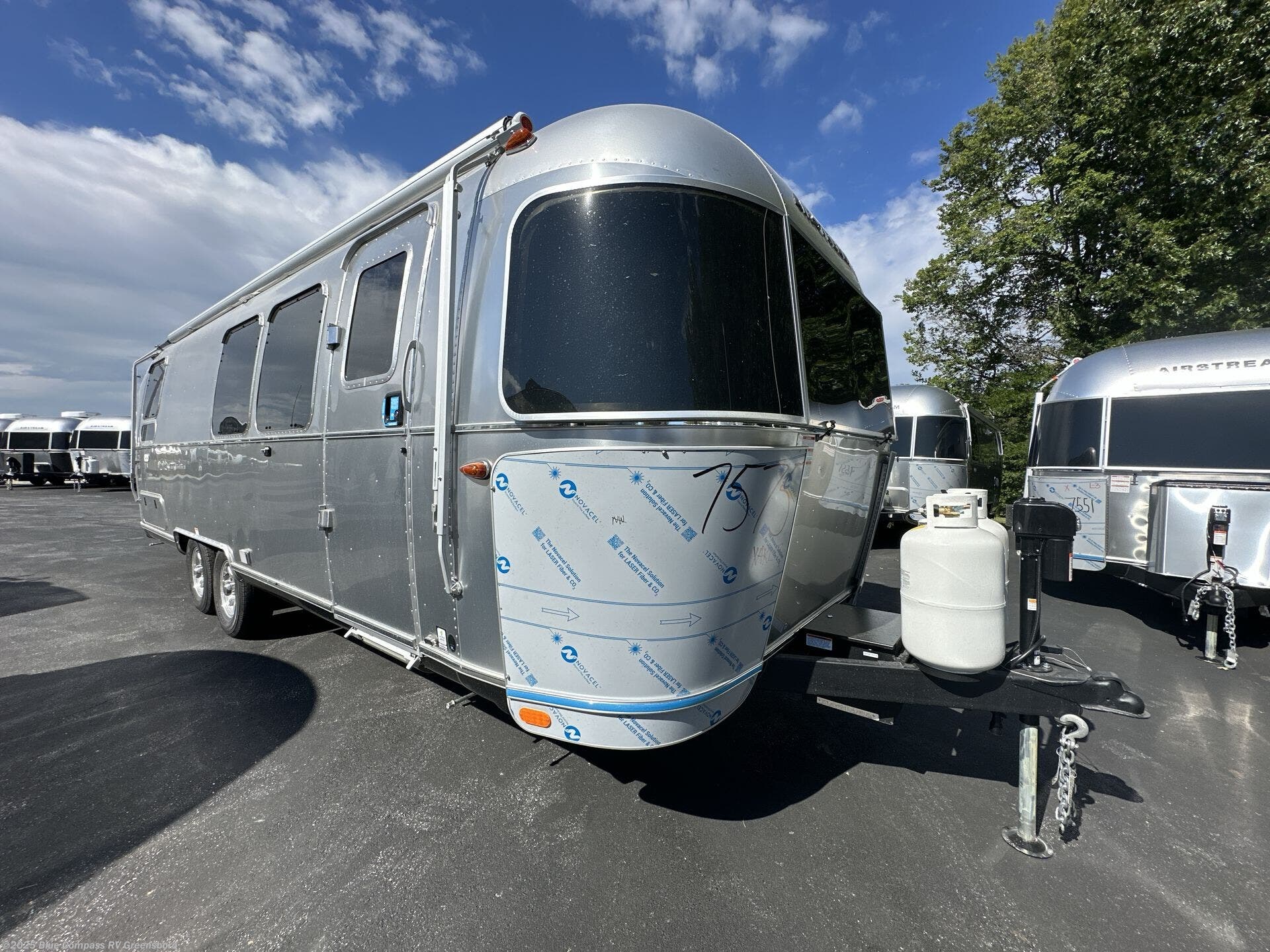 Contact us now about this 2026 Airstream Flying Cloud 28RB Twin! 2026 Flying Cloud 28RB Twin by Airstream from Blue Compass RV Greensboro in Colfax, North Carolina