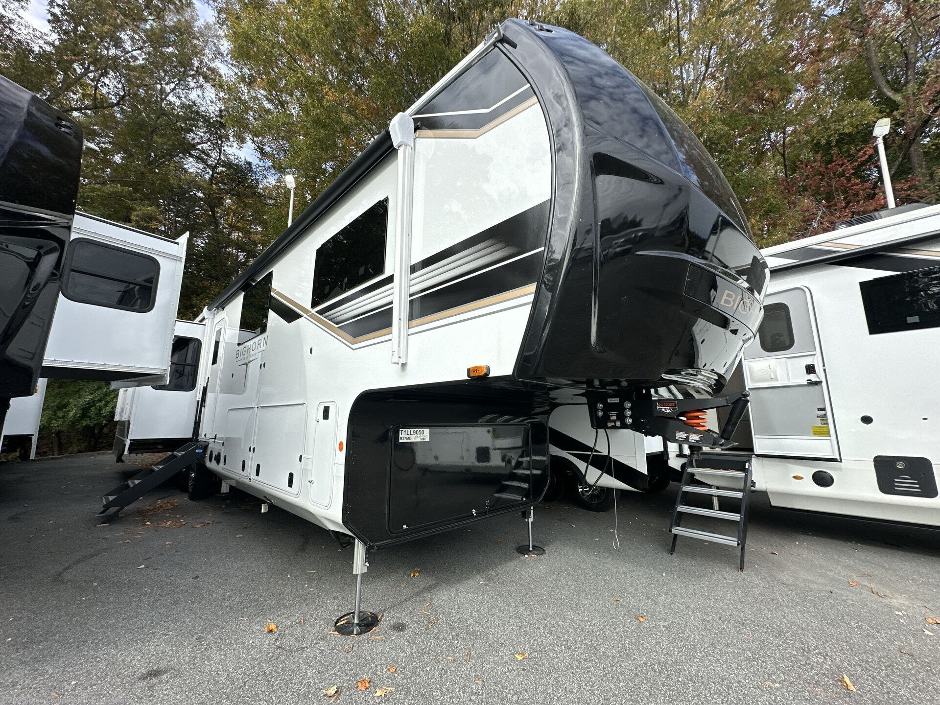 Call now about this 2026 Heartland Bighorn 37MD! 2026 Heartland Bighorn 37MD - New Fifth Wheel For Sale by Blue Compass RV Greensboro in Colfax, North Carolina