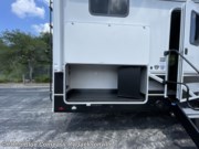 Call now about this 2025 Jayco Eagle HT 284BHOK! 2025 Jayco Eagle HT 284BHOK - New Travel Trailer For Sale by Blue Compass RV Jacksonville in Jacksonville, Florida