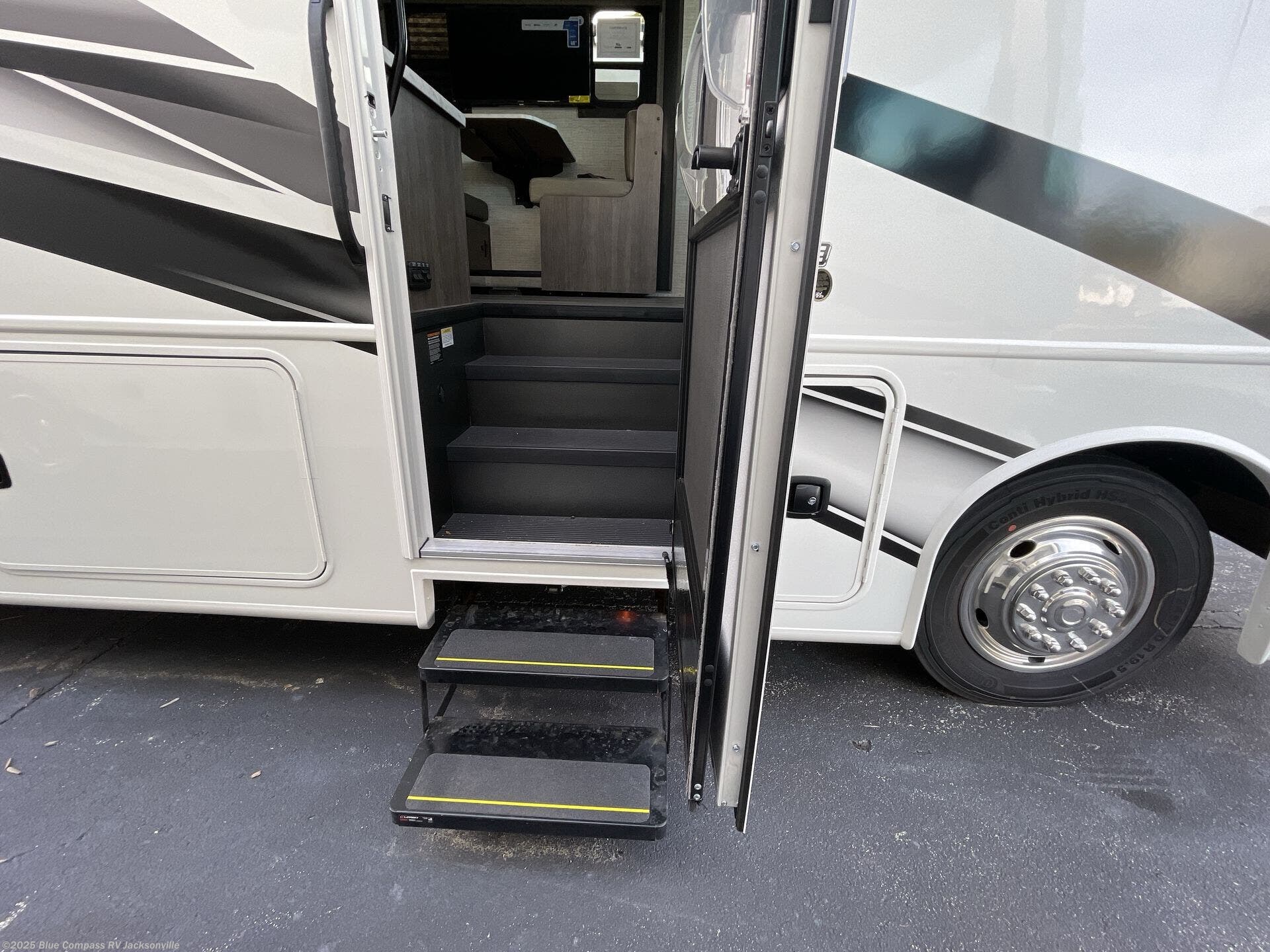Call now about this 2025 Jayco Alante 27A! 2025 Jayco Alante 27A - New Class A For Sale by Blue Compass RV Jacksonville in Jacksonville, Florida