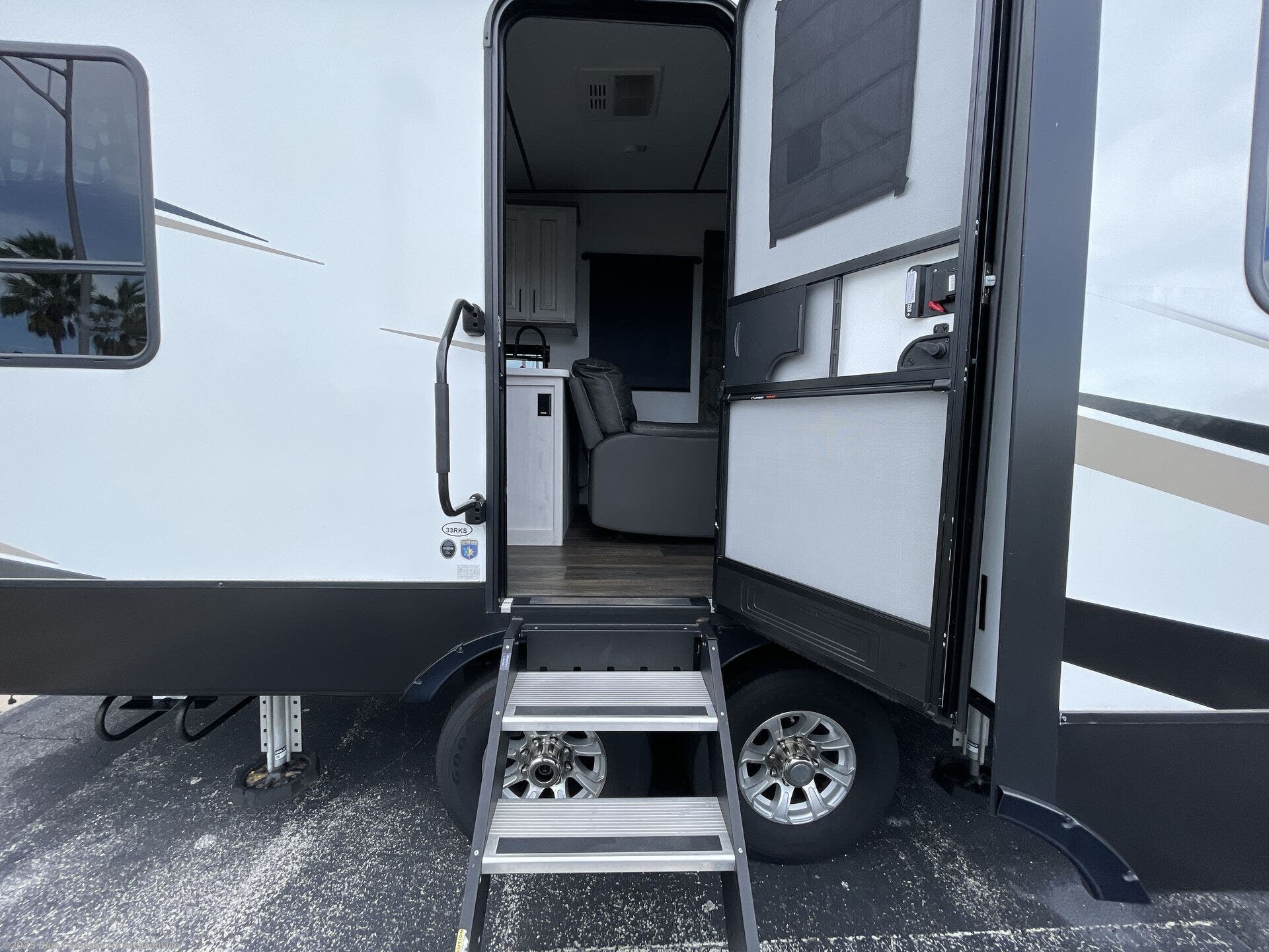Contact us now about this 2021 Heartland Bighorn Traveler 33RKS! 2021 Bighorn Traveler 33RKS by Heartland from Blue Compass RV Jacksonville in Jacksonville, Florida