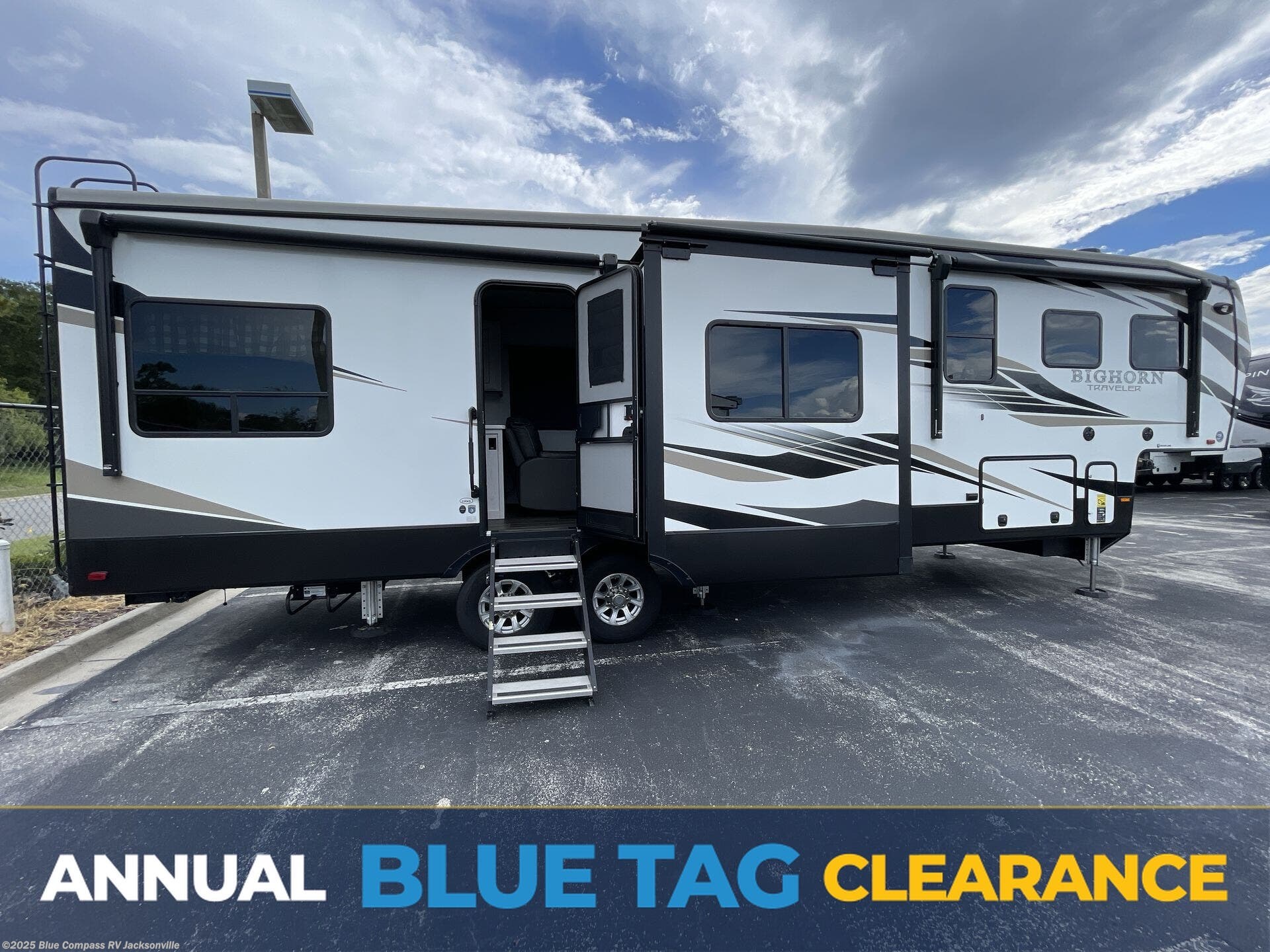 Email now about this 2021 Heartland Bighorn Traveler 33RKS! Used 2021 Heartland Bighorn Traveler 33RKS available in Jacksonville, Florida