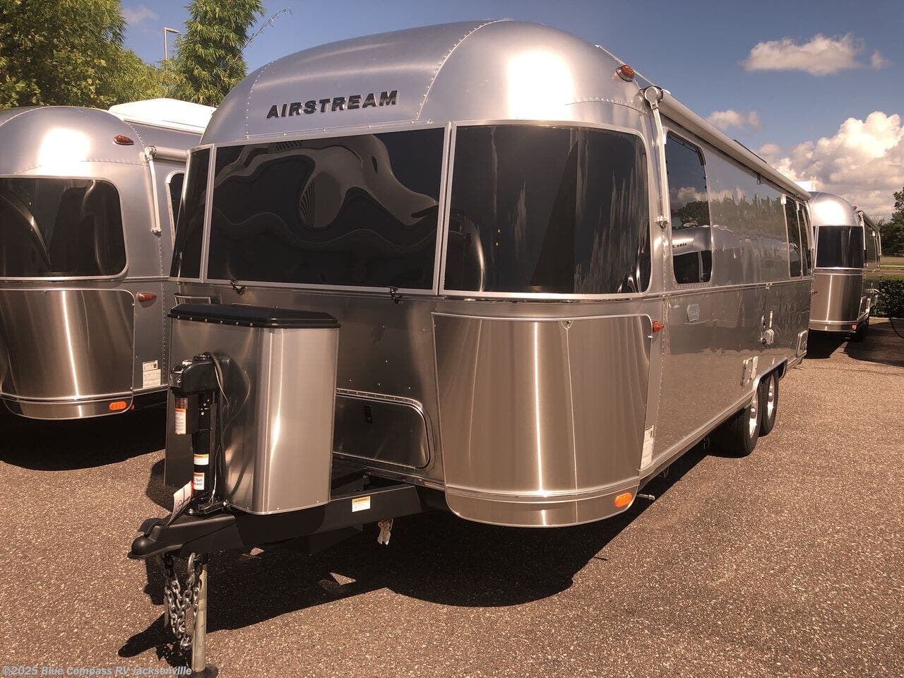 New 2025 Airstream Globetrotter 27FB available in Jacksonville, Florida
