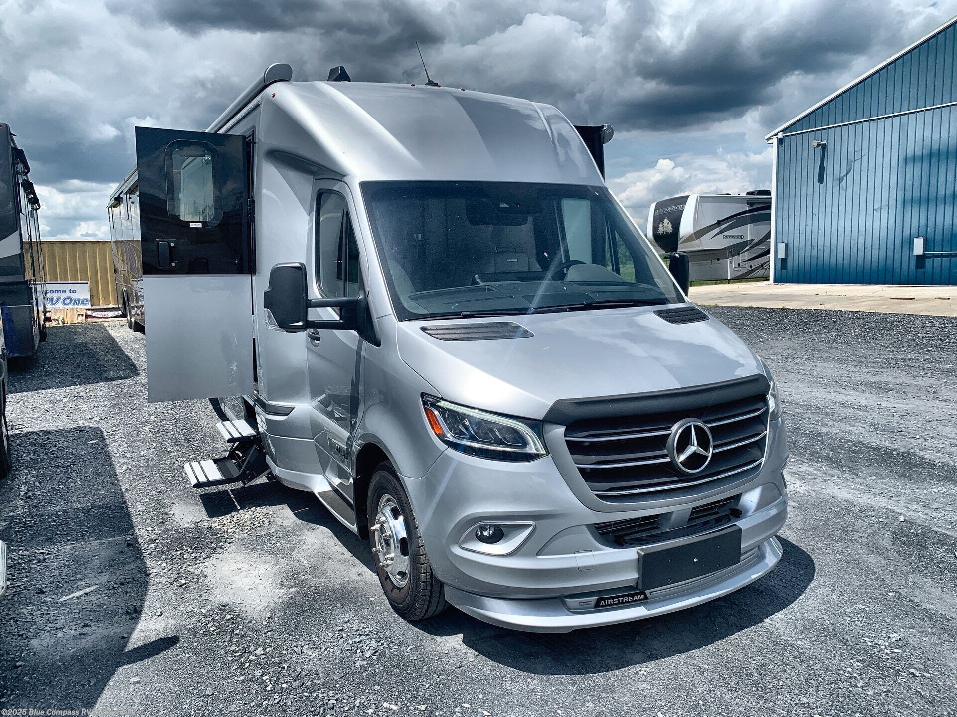 Contact us now about this 2022 Airstream Atlas Murphy Suite! 2022 Atlas Murphy Suite by Airstream from Blue Compass RV Jacksonville in Jacksonville, Florida