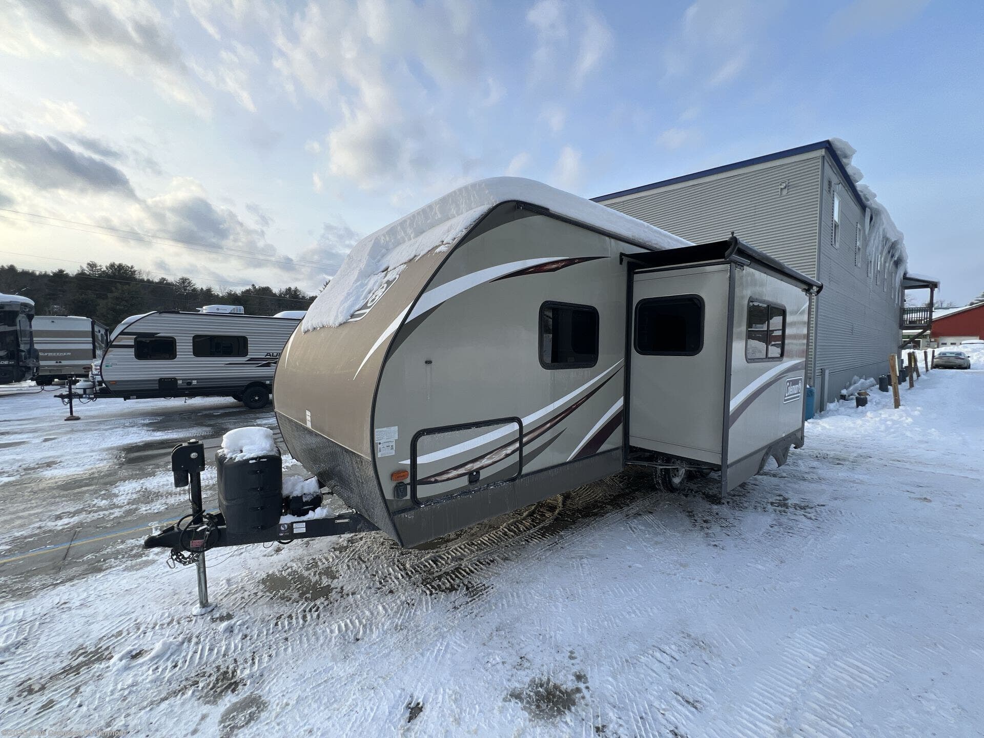 Contact us now about this 2016 Coleman Lantern Series 235QB! 2016 Lantern Series 235QB by Coleman from Blue Compass RV Vermont in East Montpelier, Vermont