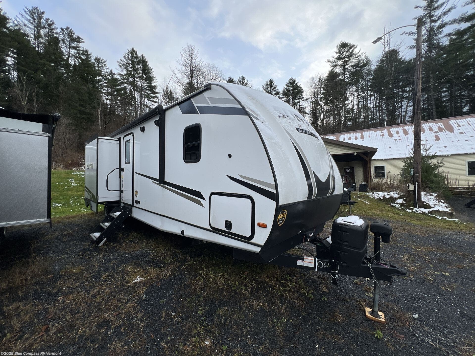 Used 2023 CrossRoads Sunset Trail SS331BH available in East Montpelier, Vermont