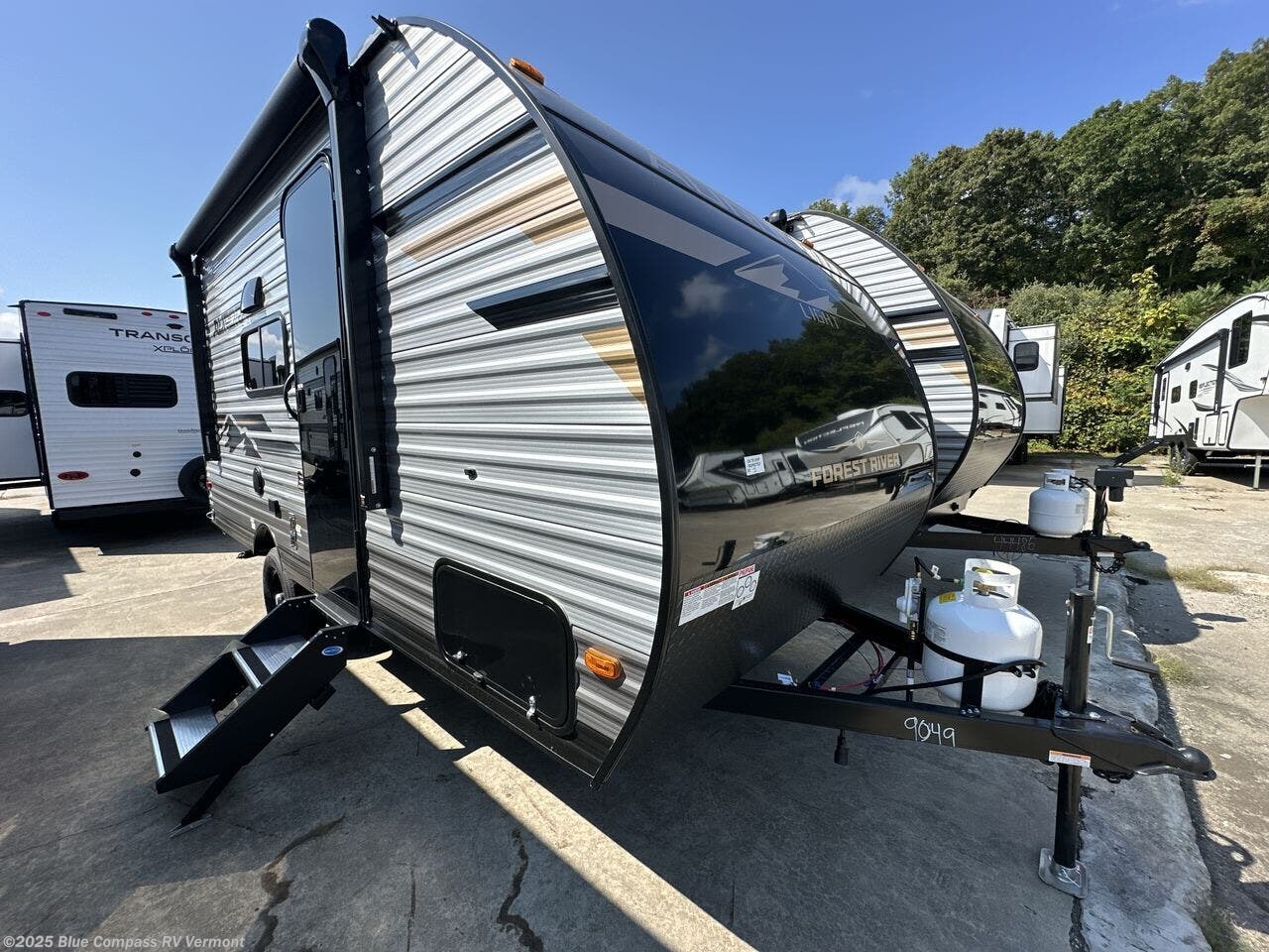 Email now about this 2025 Forest River Aurora Light 16BHX! New 2025 Forest River Aurora Light 16BHX available in East Montpelier, Vermont