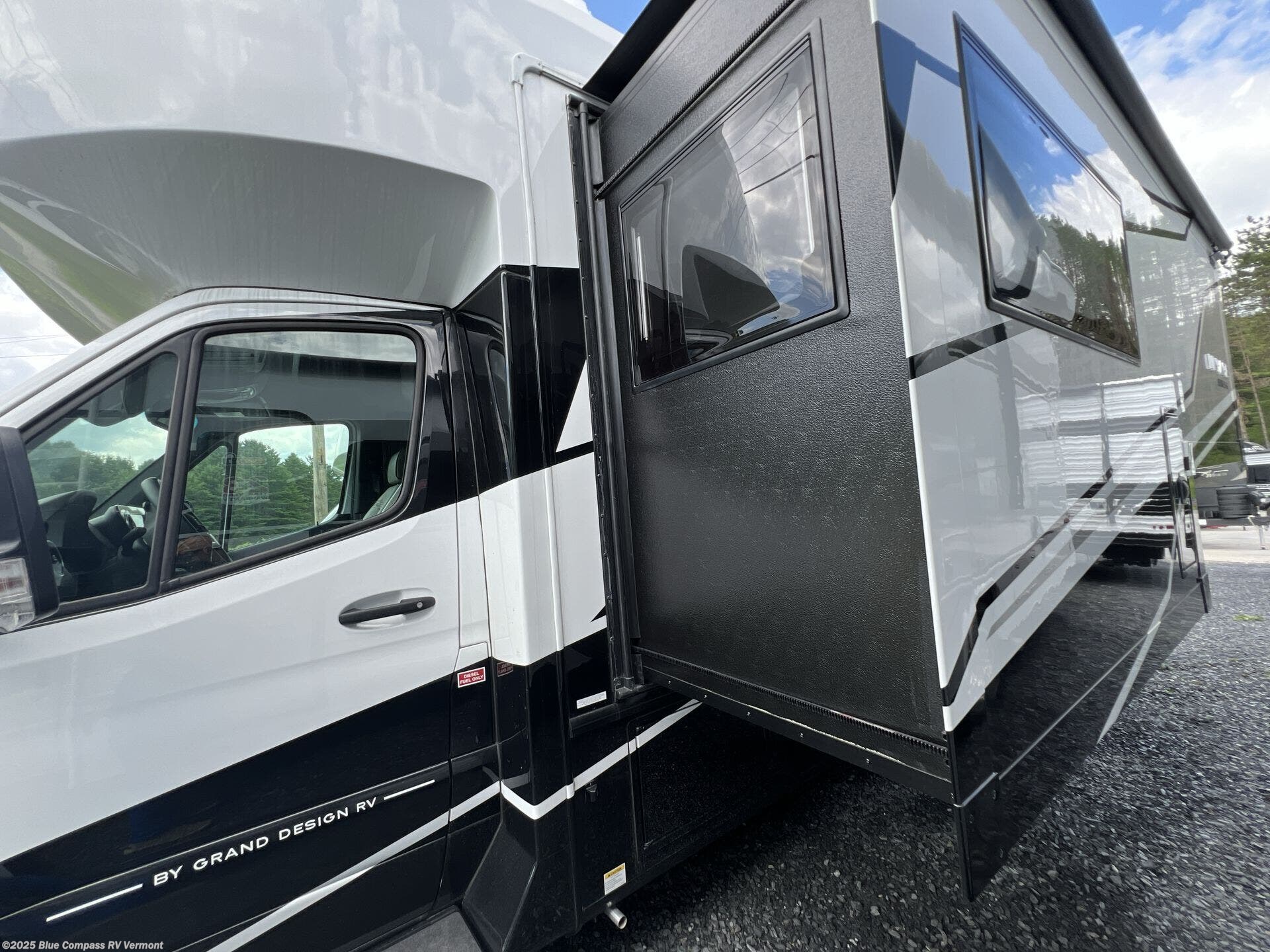 New 2026 Grand Design Lineage Series M 25FW available in East Montpelier, Vermont