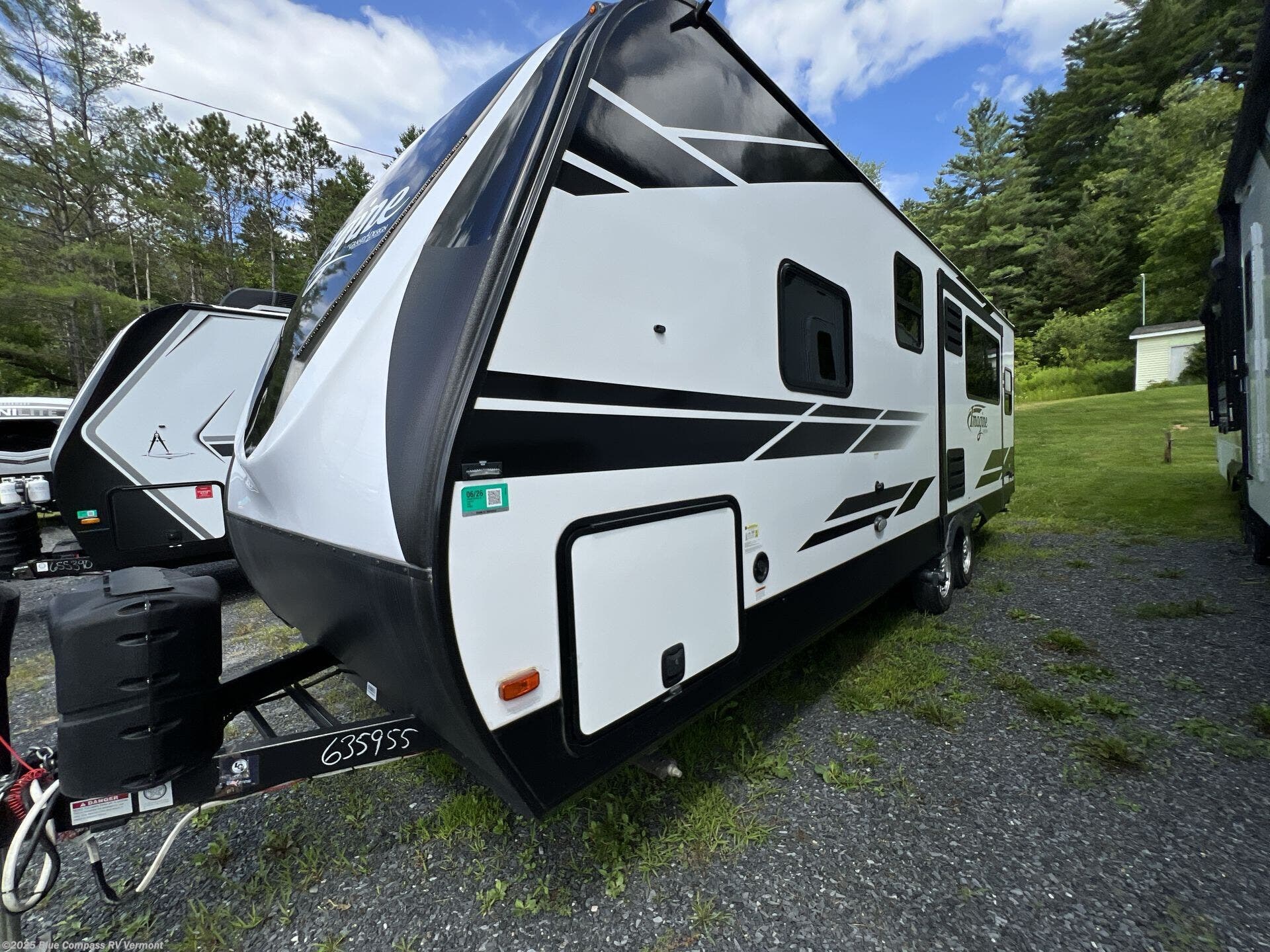 Contact us now about this 2022 Grand Design Imagine 2500RL! 2022 Imagine 2500RL by Grand Design from Blue Compass RV Vermont in East Montpelier, Vermont