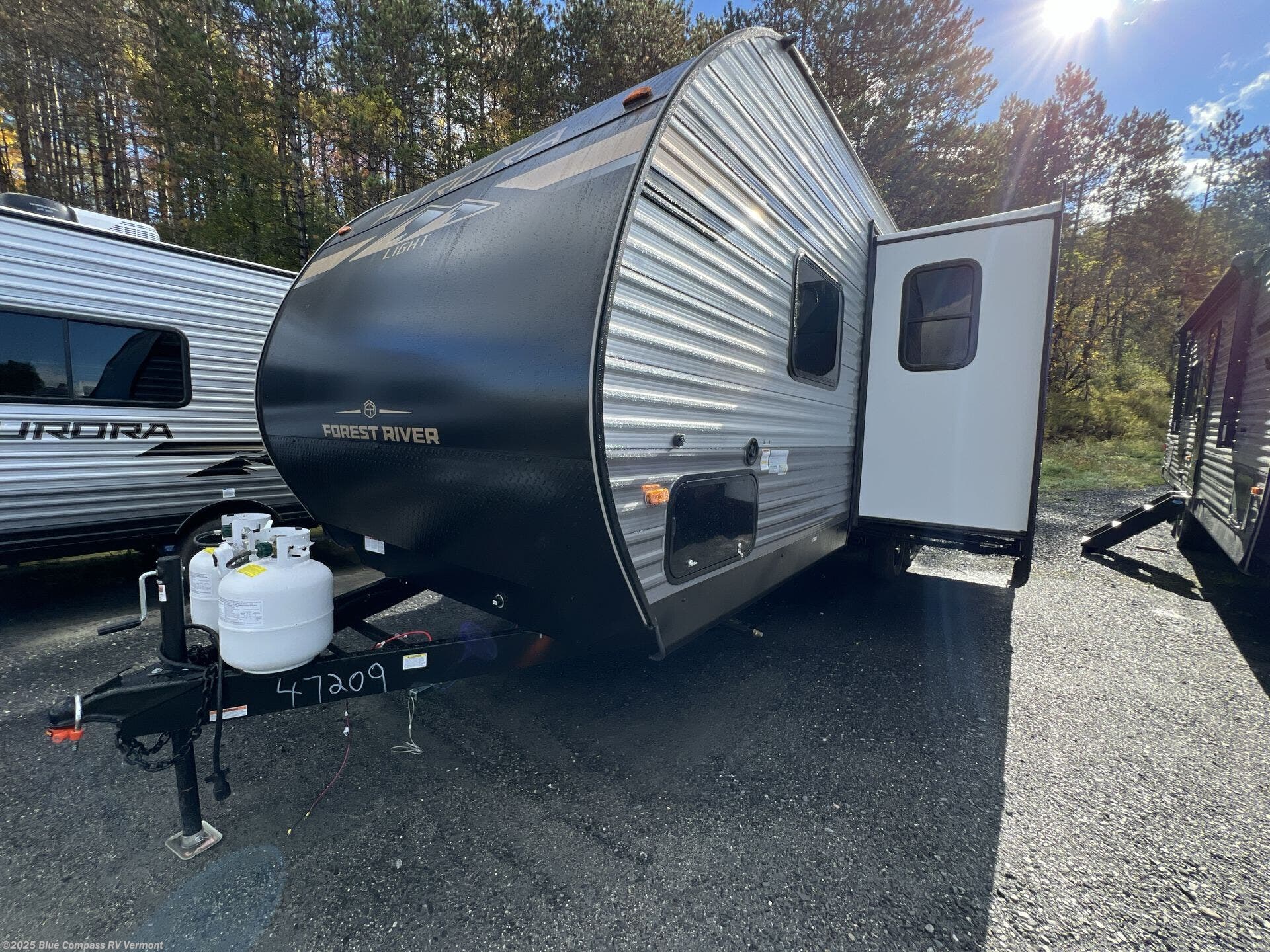 Contact us now about this 2026 Forest River Aurora Light 26BHS! 2026 Aurora Light 26BHS by Forest River from Blue Compass RV Vermont in East Montpelier, Vermont