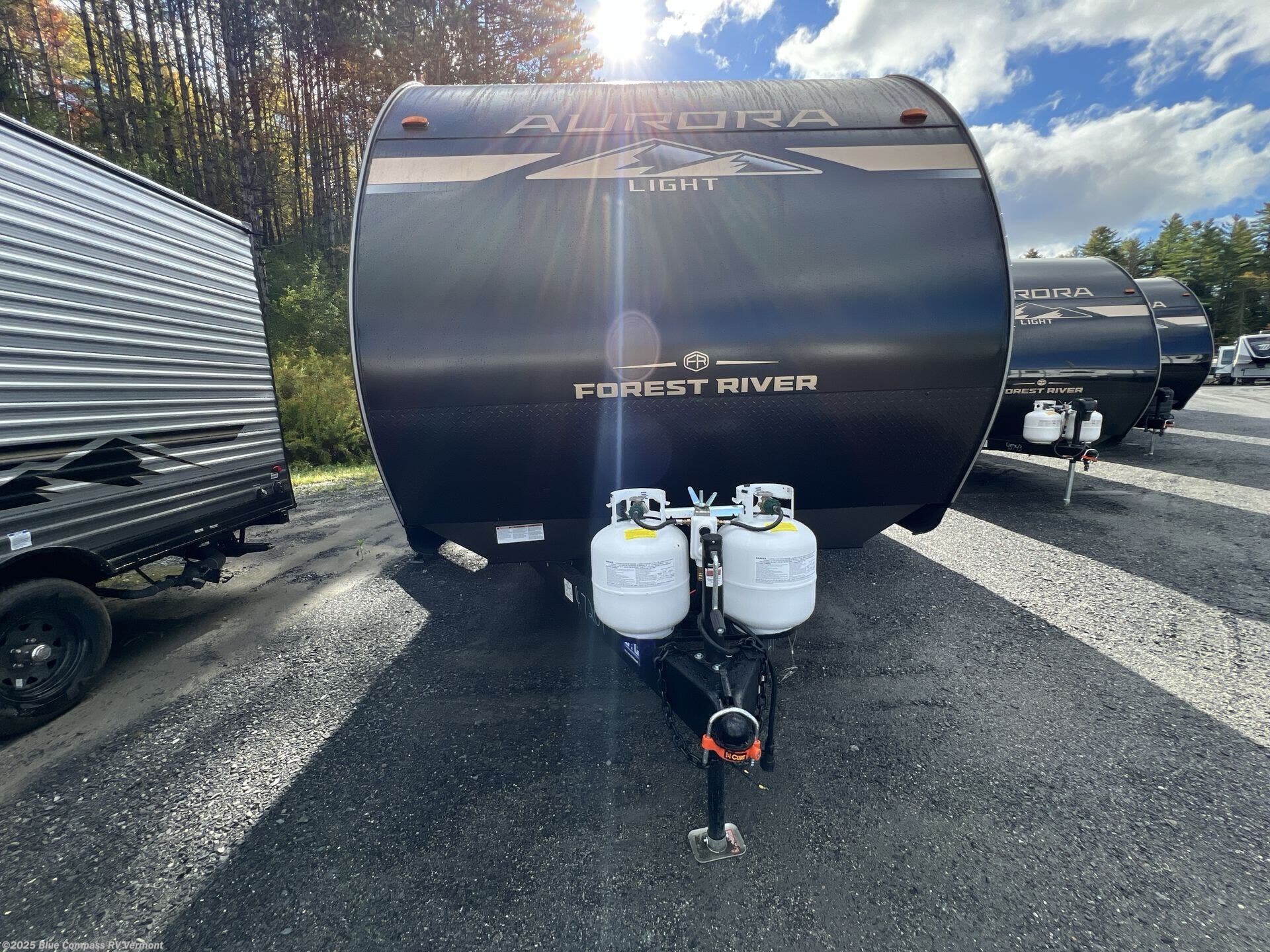 Email now about this 2026 Forest River Aurora Light 26BHS! New 2026 Forest River Aurora Light 26BHS available in East Montpelier, Vermont