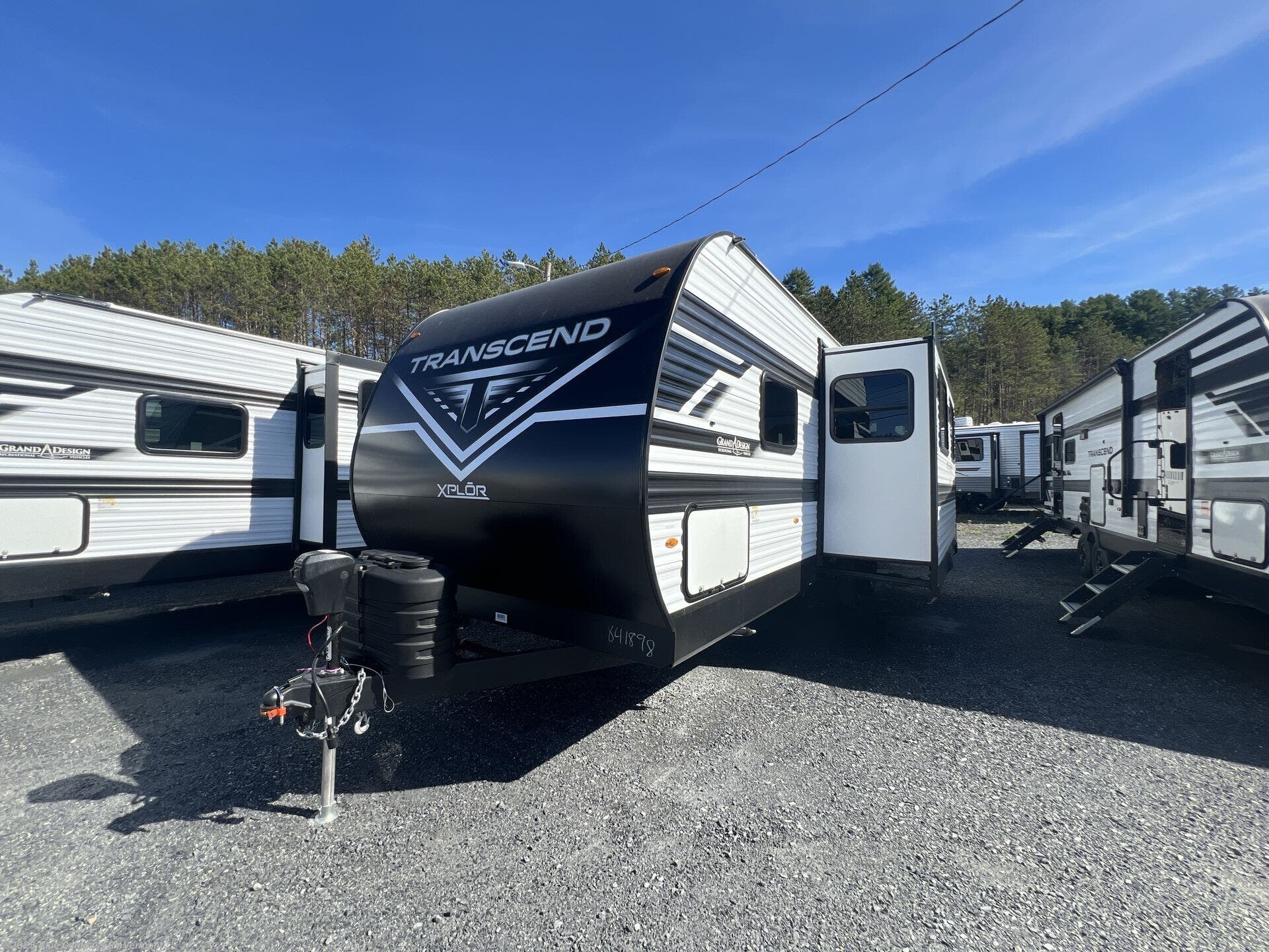 Contact us now about this 2026 Grand Design Transcend Xplor 27DBX! 2026 Transcend Xplor 27DBX by Grand Design from Blue Compass RV Vermont in East Montpelier, Vermont