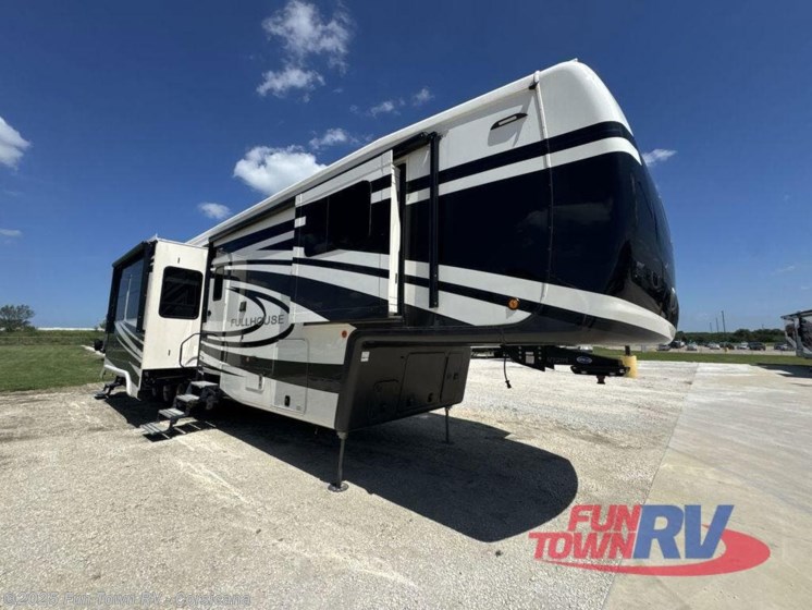 Email now about this 2021 DRV FullHouse LX455! Used 2021 DRV FullHouse LX455 available in Corsicana, Texas