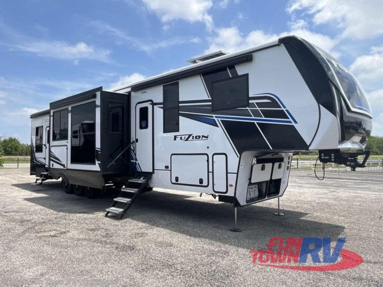 Email now about this 2025 Keystone Fuzion 440! New 2025 Keystone Fuzion 440 available in Corsicana, Texas
