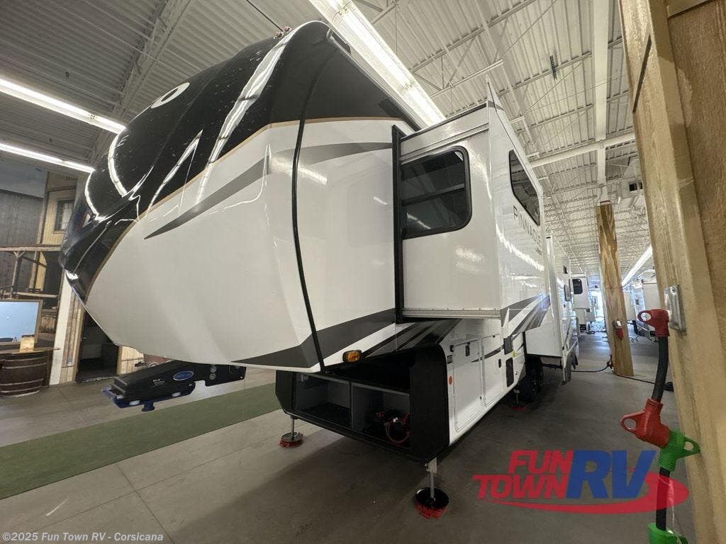 New 2026 Jayco Pinnacle 32RLTS available in Corsicana, Texas