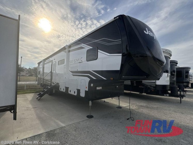 Email now about this 2026 Jayco Seismic 413! New 2026 Jayco Seismic 413 available in Corsicana, Texas