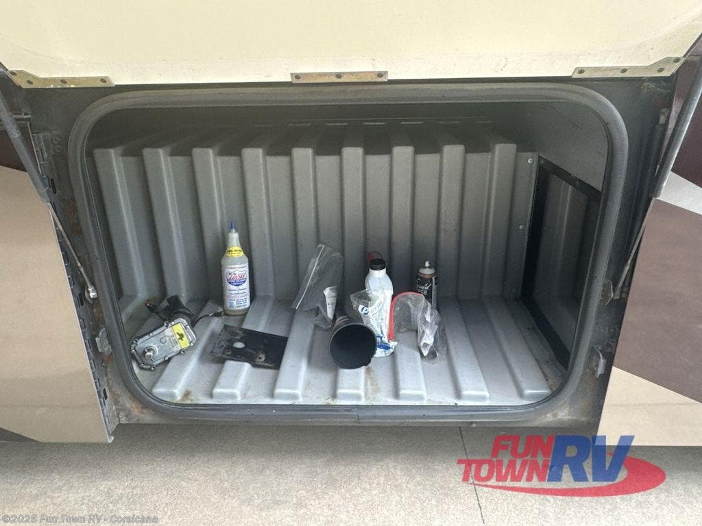 Used 2008 Winnebago Journey 39Z available in Corsicana, Texas