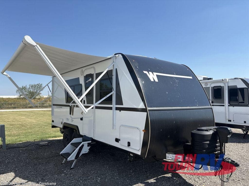 Email now about this 2026 Winnebago Micro Minnie 2108TB! New 2026 Winnebago Micro Minnie 2108TB available in Corsicana, Texas