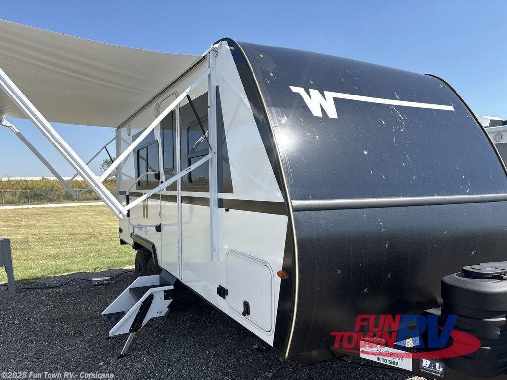 New 2026 Winnebago Micro Minnie 2108TB available in Corsicana, Texas