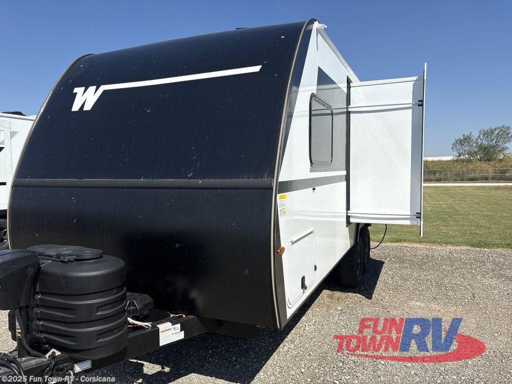 Contact us now about this 2026 Winnebago Micro Minnie 2108TB! 2026 Micro Minnie 2108TB by Winnebago from Fun Town RV - Corsicana in Corsicana, Texas