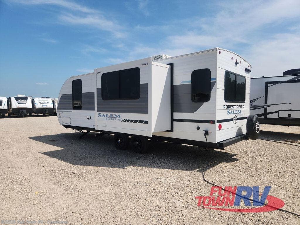 Used 2025 Forest River Salem Cruise Lite 24RLXL available in Corsicana, Texas