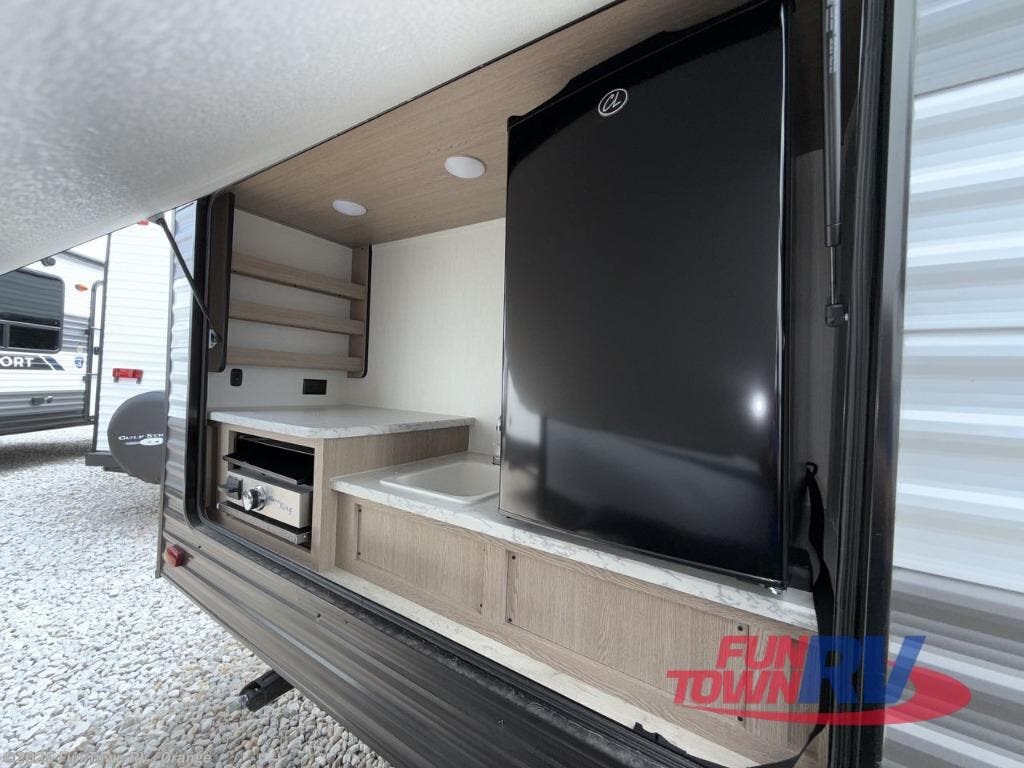 Call now about this 2026 Gulf Stream Yellowstone 279BH! 2026 Gulf Stream Yellowstone 279BH - New Travel Trailer For Sale by Fun Town RV - Orange in Orange, Texas