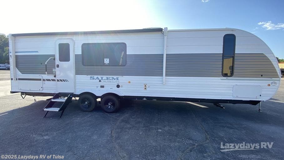 Call now about this 2025 Forest River Salem Cruise Lite 26ICE! 2025 Forest River Salem Cruise Lite 26ICE - New Travel Trailer For Sale by Lazydays RV of Tulsa in Claremore, Oklahoma