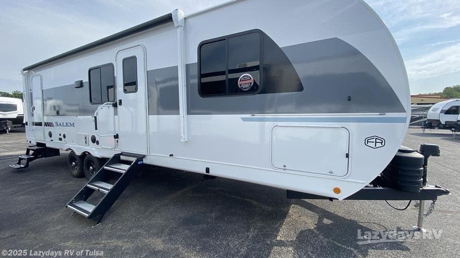Call now about this 2025 Forest River Salem 26DBUDX! 2025 Forest River Salem 26DBUDX - New Travel Trailer For Sale by Lazydays RV of Tulsa in Claremore, Oklahoma