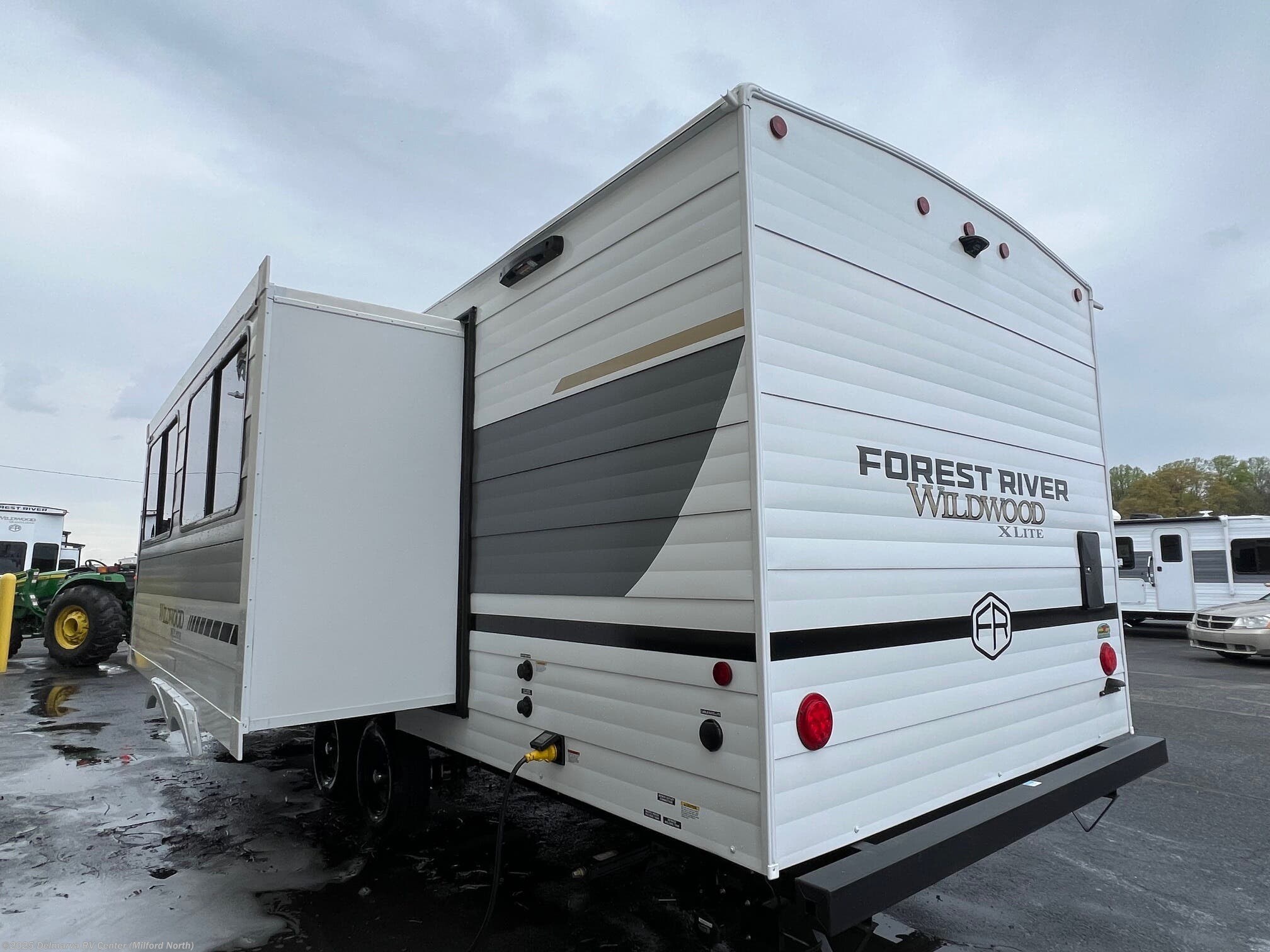 Contact us now about this 2025 Forest River Wildwood X-Lite 25ICE! 2025 Wildwood X-Lite 25ICE by Forest River from Delmarva RV Center in Milford, Delaware