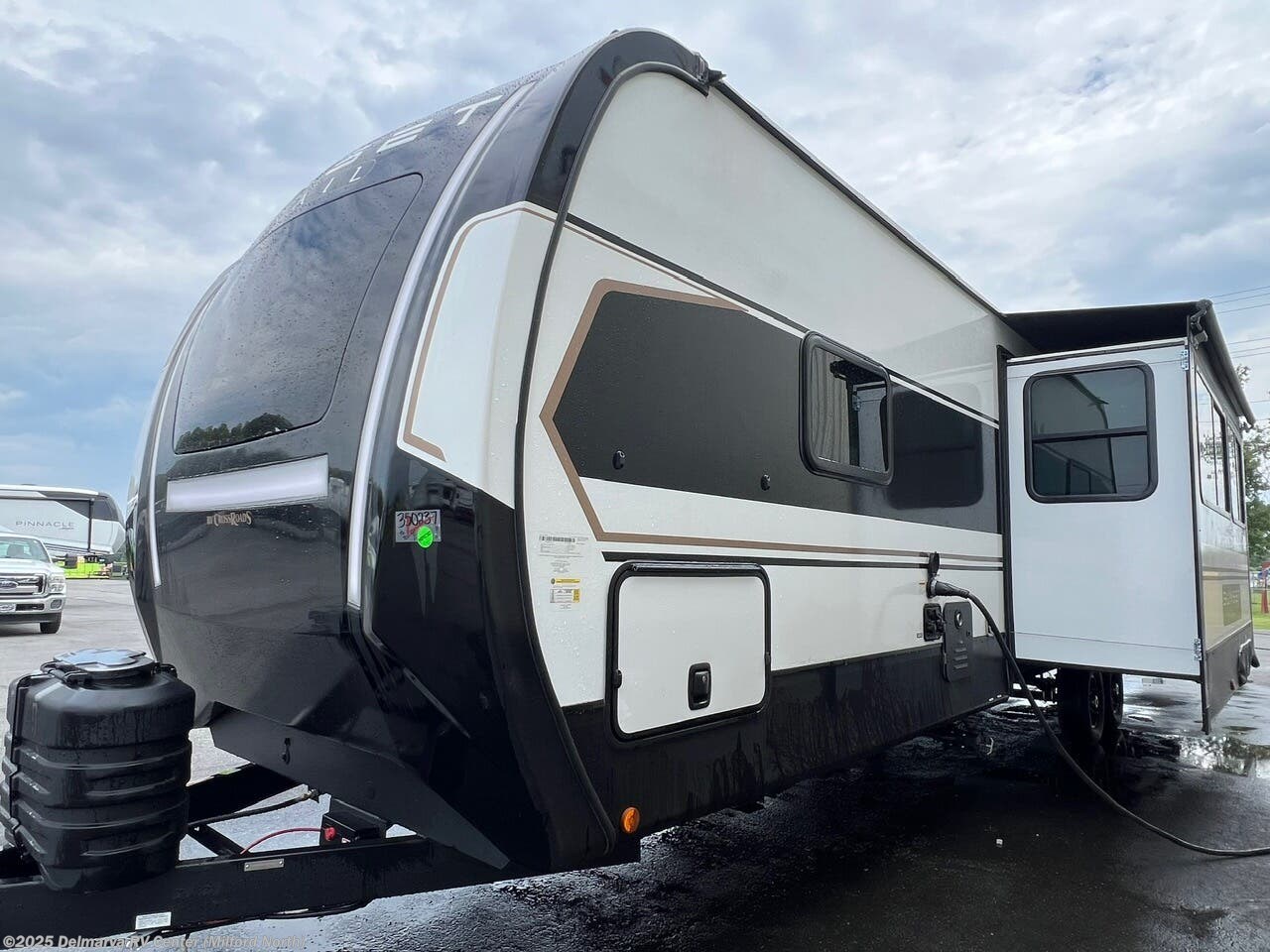 New 2026 CrossRoads Sunset Trail SS331BH available in Milford North, Delaware