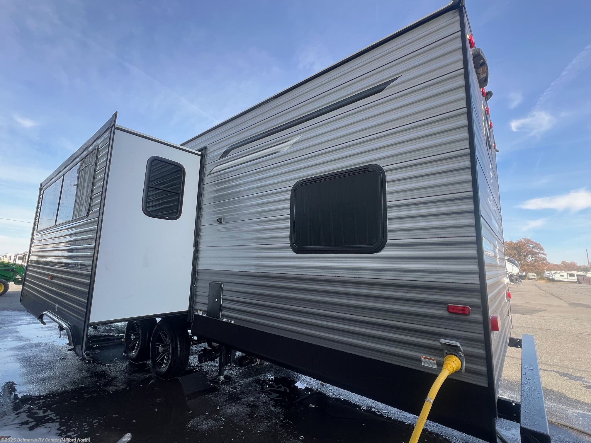 Contact us now about this 2026 Coachmen Catalina Legacy Edition 293QBCK! 2026 Catalina Legacy Edition 293QBCK by Coachmen from Delmarva RV Center (Milford North) in Milford North, Delaware