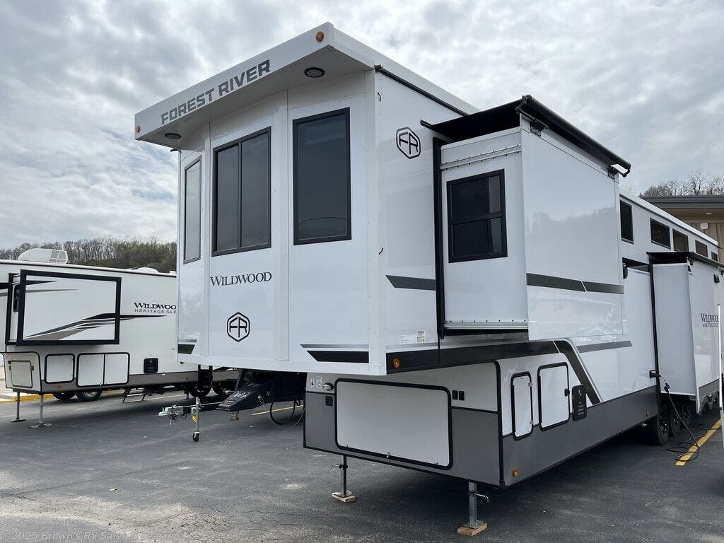 Contact us now about this 2025 Forest River Wildwood Heritage Glen ROOST43! 2025 Wildwood Heritage Glen ROOST43 by Forest River from Brown's RV Sales & Leasing in Guttenberg, Iowa