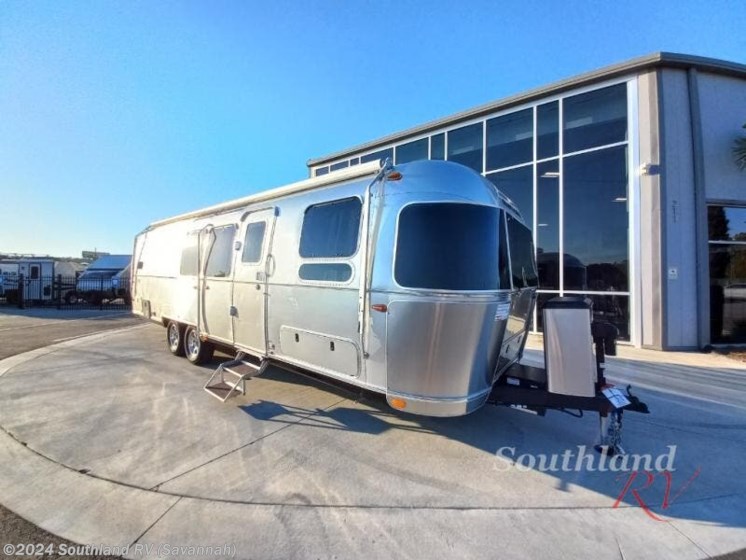 New 2024 Airstream Flying Cloud 30FB Bunk Twin available in Savannah, Georgia