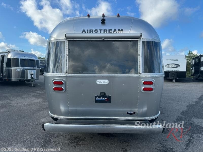 Used 2022 Airstream Flying Cloud 27FB Twin available in Savannah, Georgia
