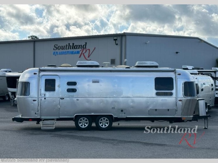 Email now about this 2022 Airstream Flying Cloud 27FB Twin! Used 2022 Airstream Flying Cloud 27FB Twin available in Savannah, Georgia