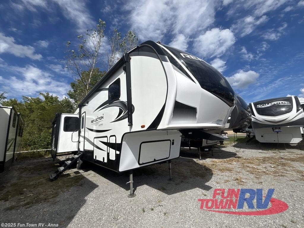 Contact us now about this 2022 Grand Design Reflection 337RLS! 2022 Reflection 337RLS by Grand Design from Fun Town RV - Anna in Anna, Illinois