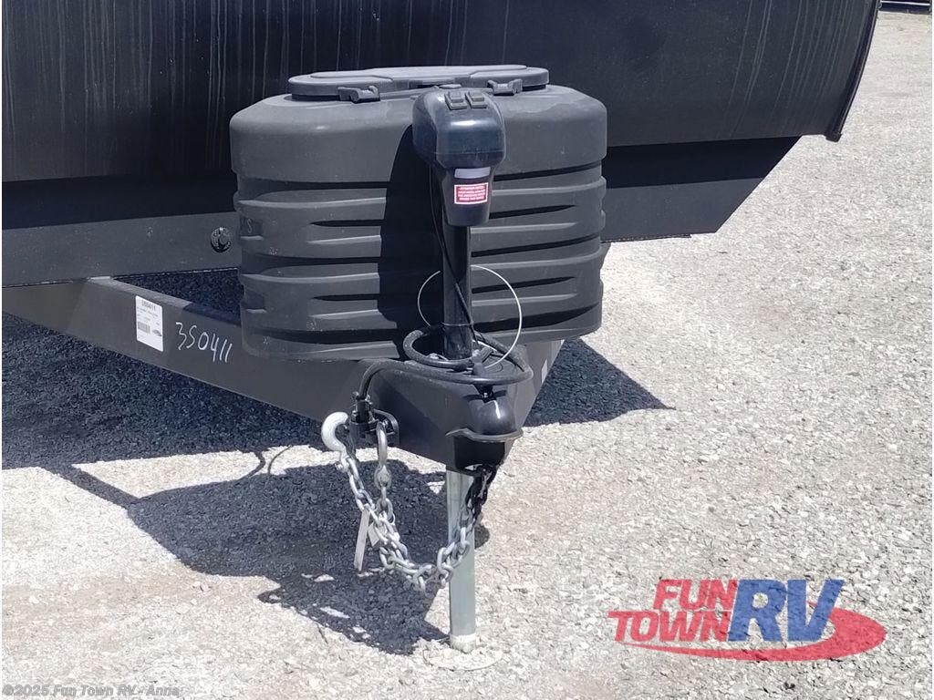 New 2025 CrossRoads Sunset Trail SS331BH available in Anna, Illinois